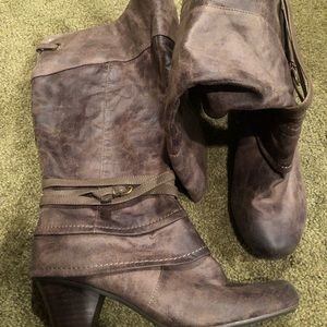 Ladies boots